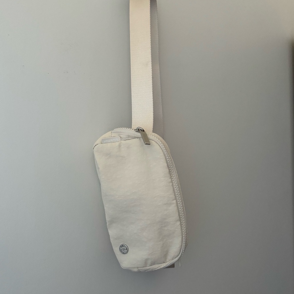 lululemon belt bag